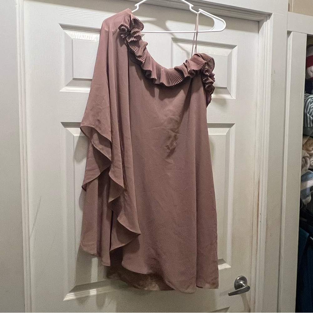 Dusty pinkish/ taupe colored one sleeve shoulder cocktail dress.